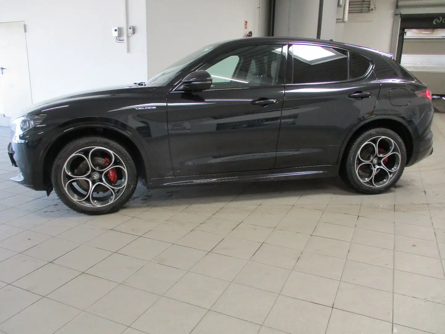Alfa Romeo Stelvio Veloce Q4 NAVI SHZ LETDER AT Schwarz - 2