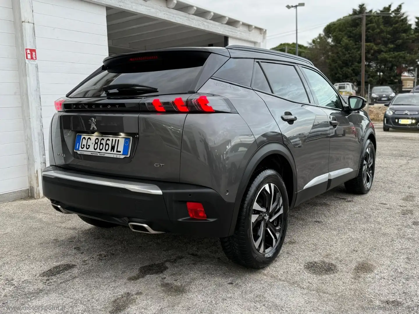 Peugeot 2008 PureTech 130 S&S EAT8 GT Line Gris - 2