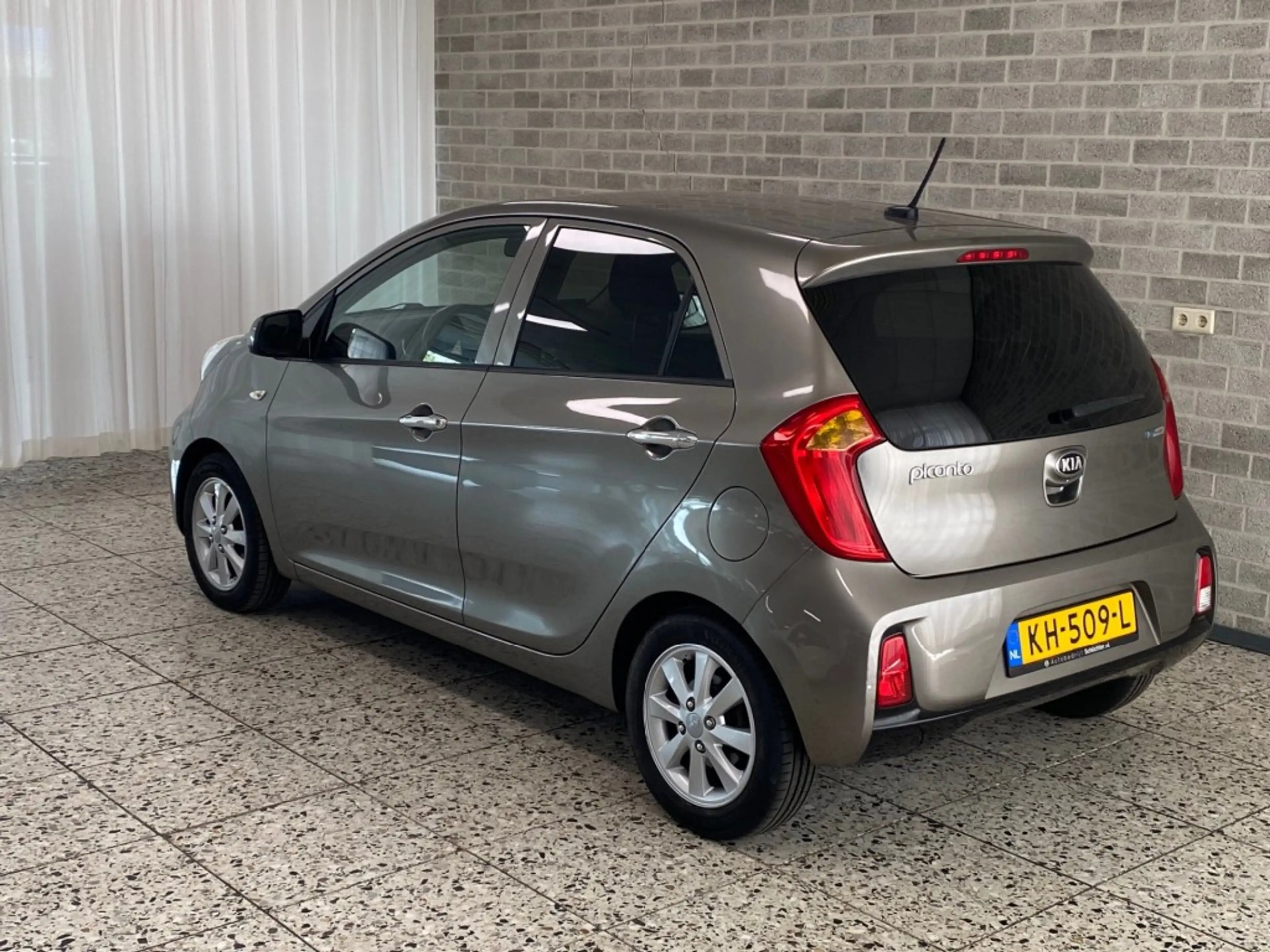 Kia Picanto 1.0 ComfortPlusLine Navigator ECC/Cruise/Camera/LM — photo 5