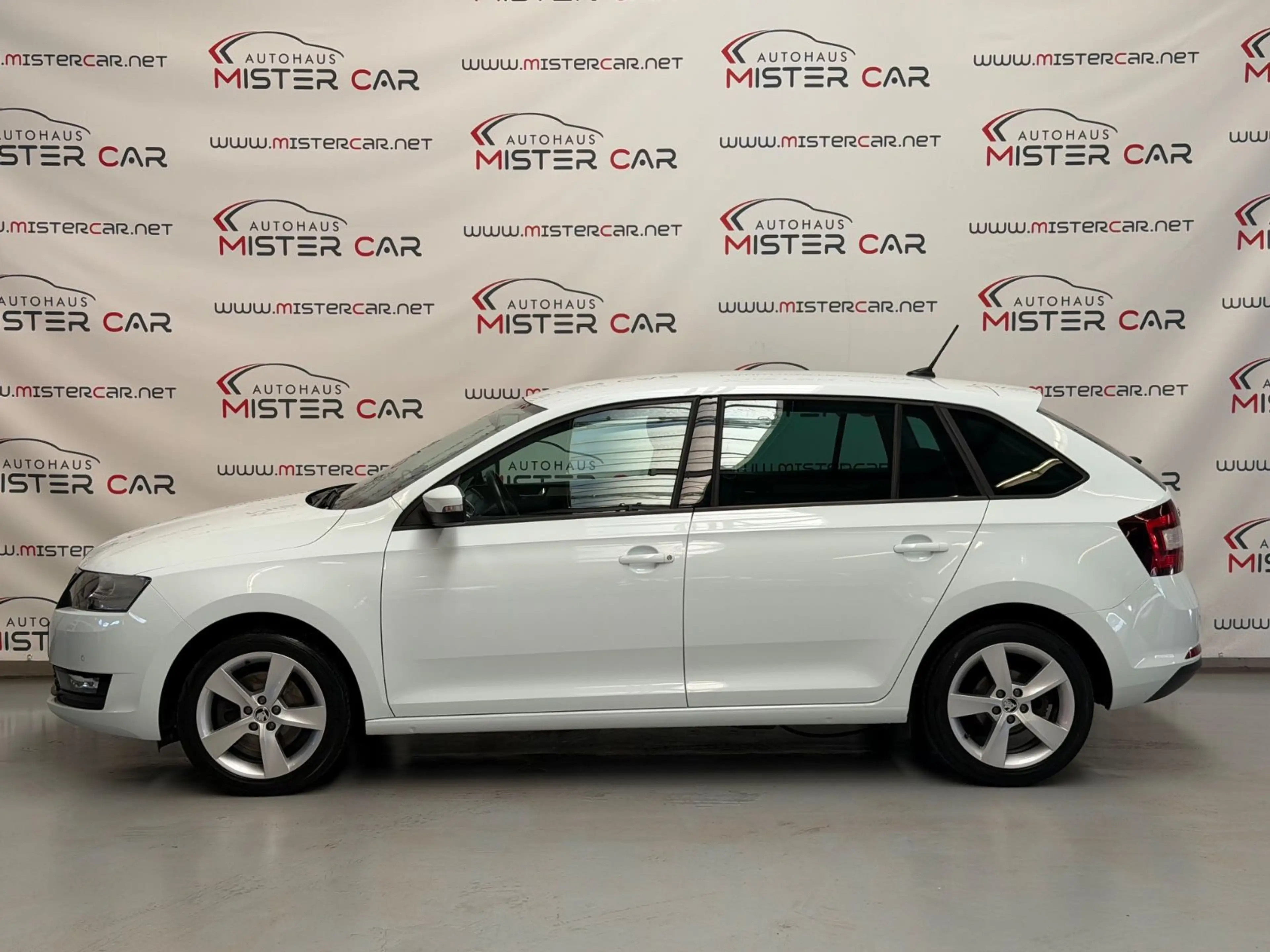 Skoda Rapid/Spaceback Spaceback Drive AHK/NAVI/SHZ/APPLE/8XALU — photo 2