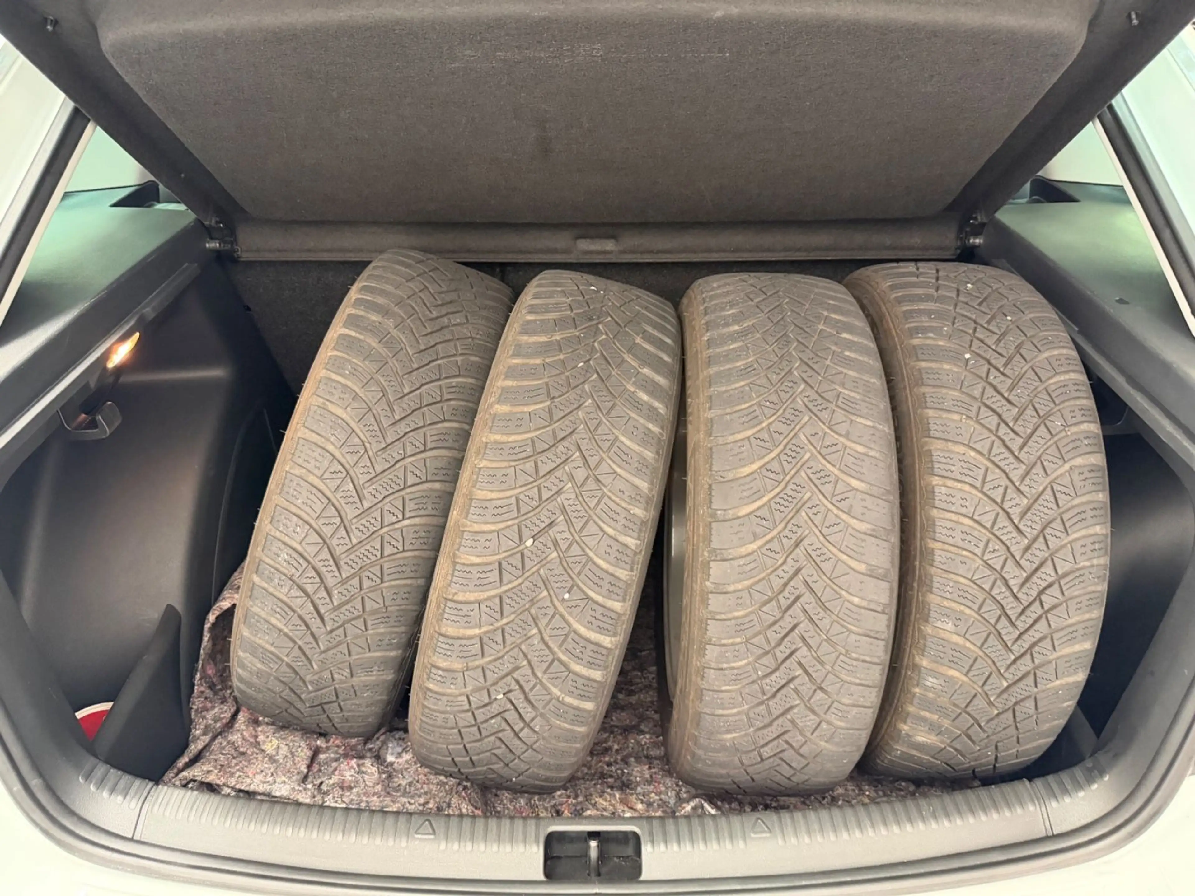 Skoda Rapid/Spaceback Spaceback Drive AHK/NAVI/SHZ/APPLE/8XALU — photo 15