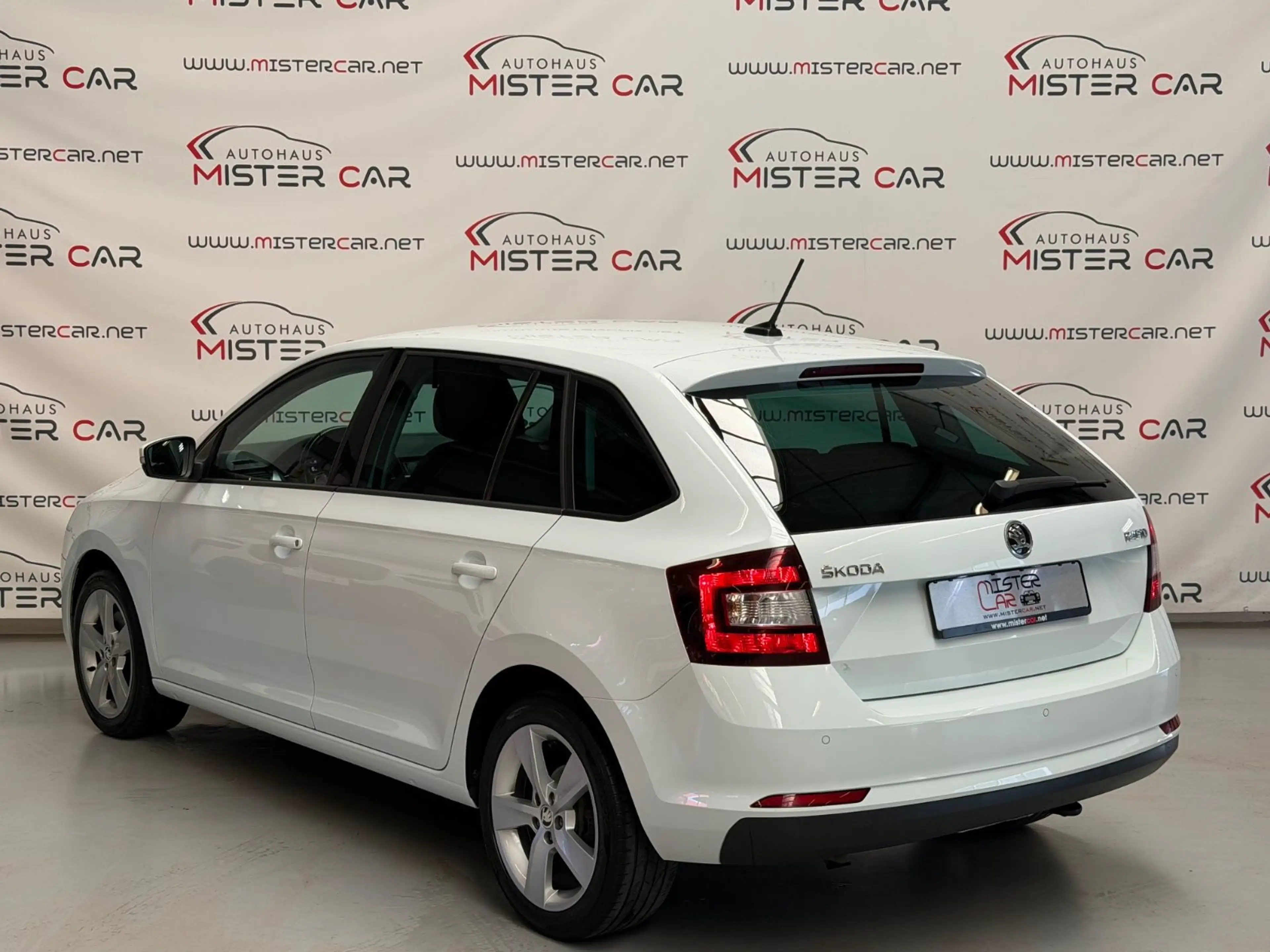 Skoda Rapid/Spaceback Spaceback Drive AHK/NAVI/SHZ/APPLE/8XALU — photo 3