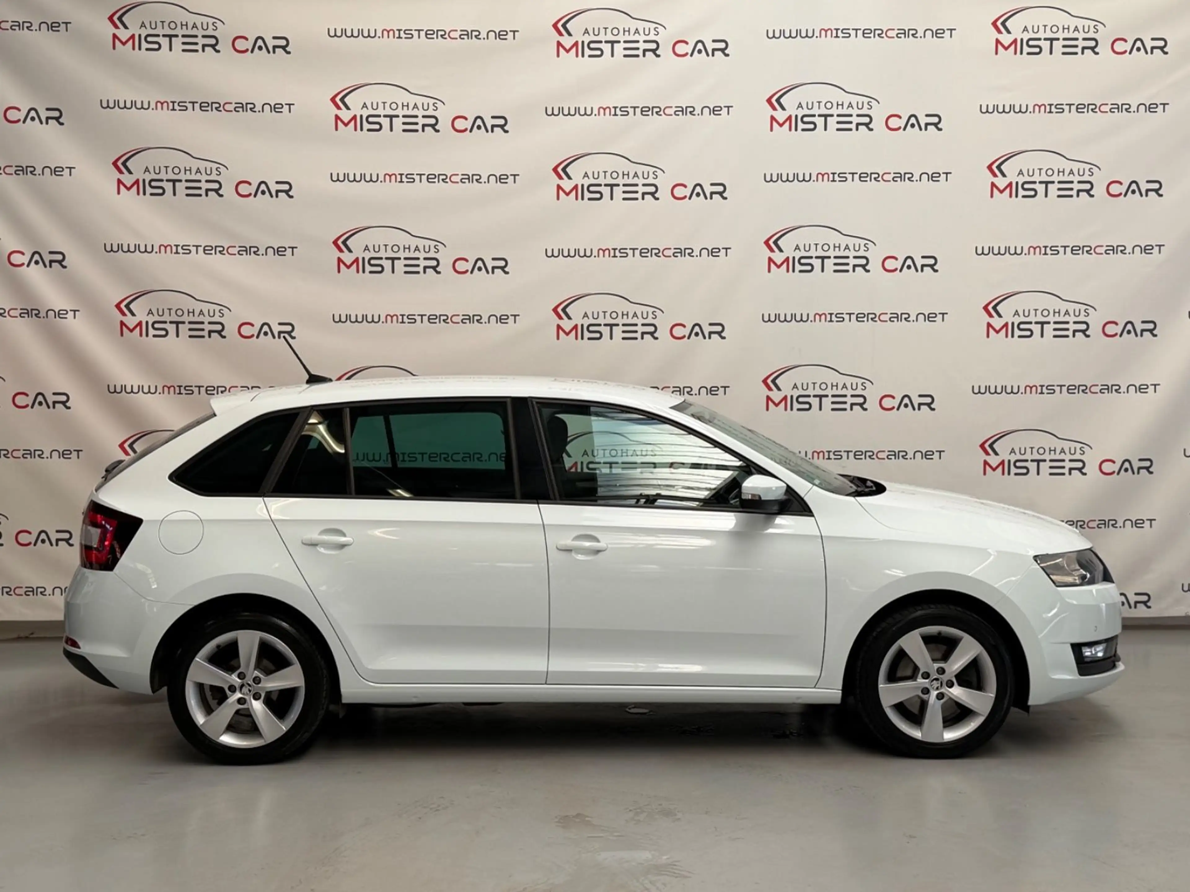 Skoda Rapid/Spaceback Spaceback Drive AHK/NAVI/SHZ/APPLE/8XALU — photo 5