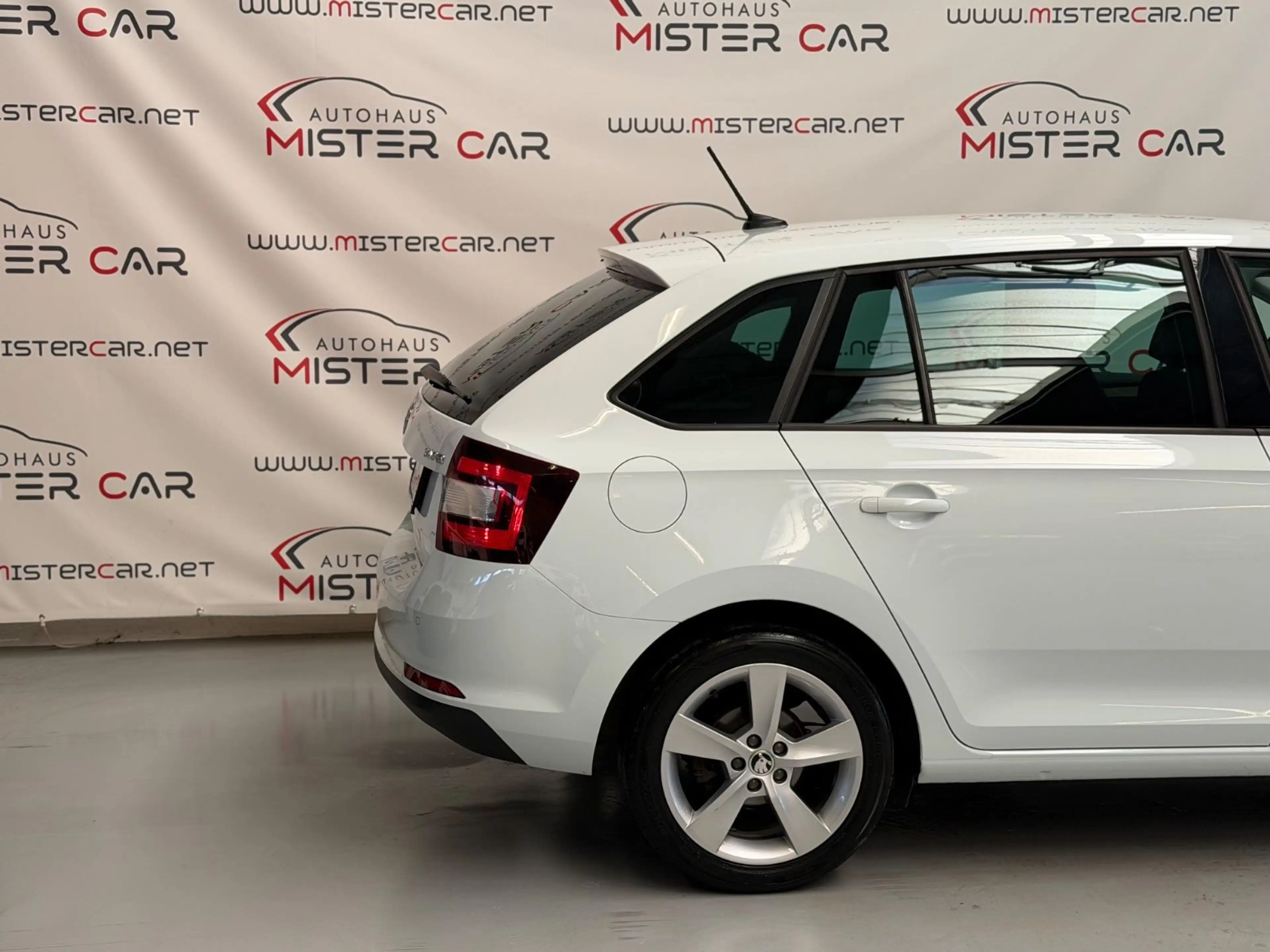 Skoda Rapid/Spaceback Spaceback Drive AHK/NAVI/SHZ/APPLE/8XALU — photo 6