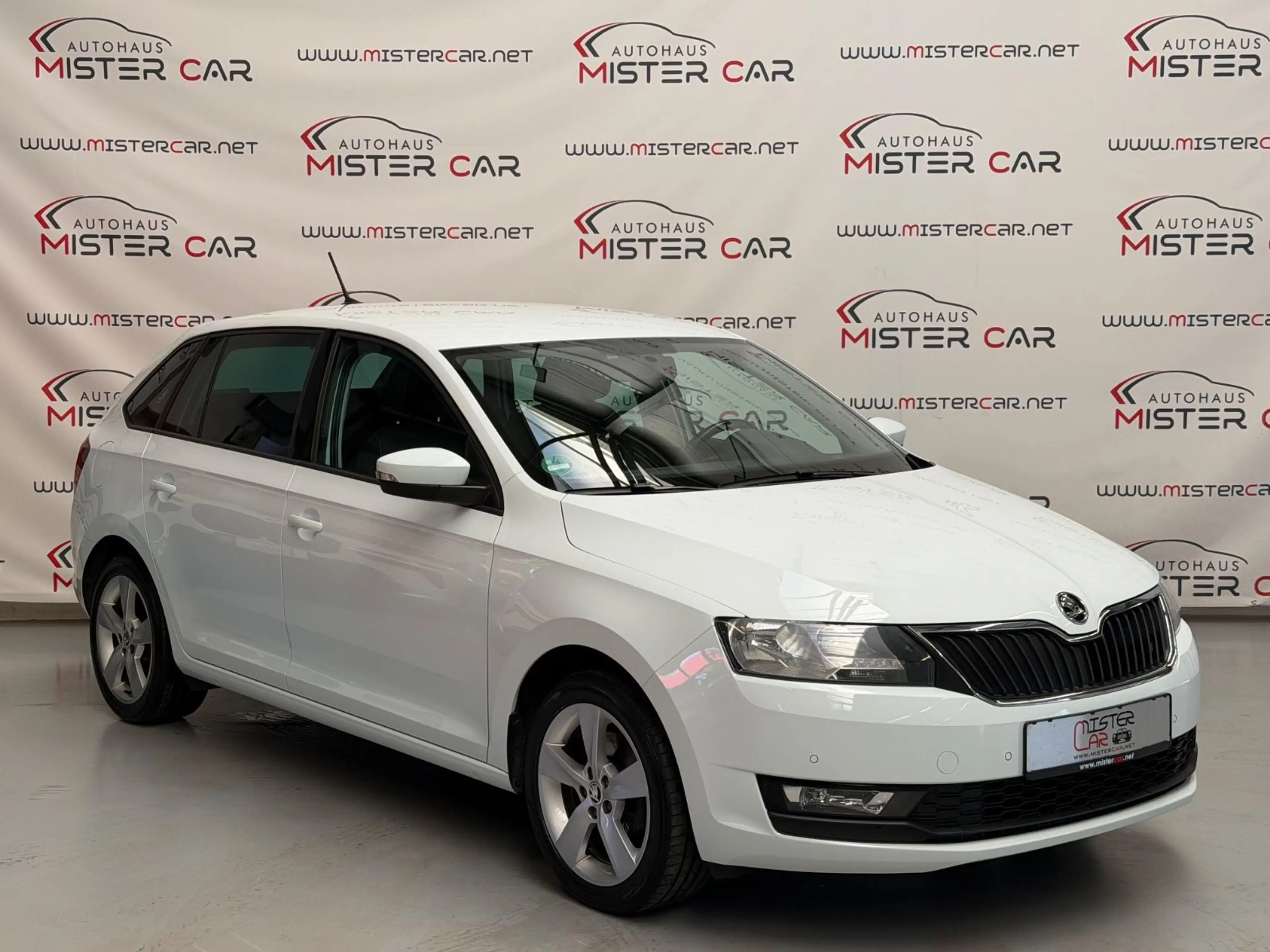 Skoda Rapid/Spaceback Spaceback Drive AHK/NAVI/SHZ/APPLE/8XALU — photo 4