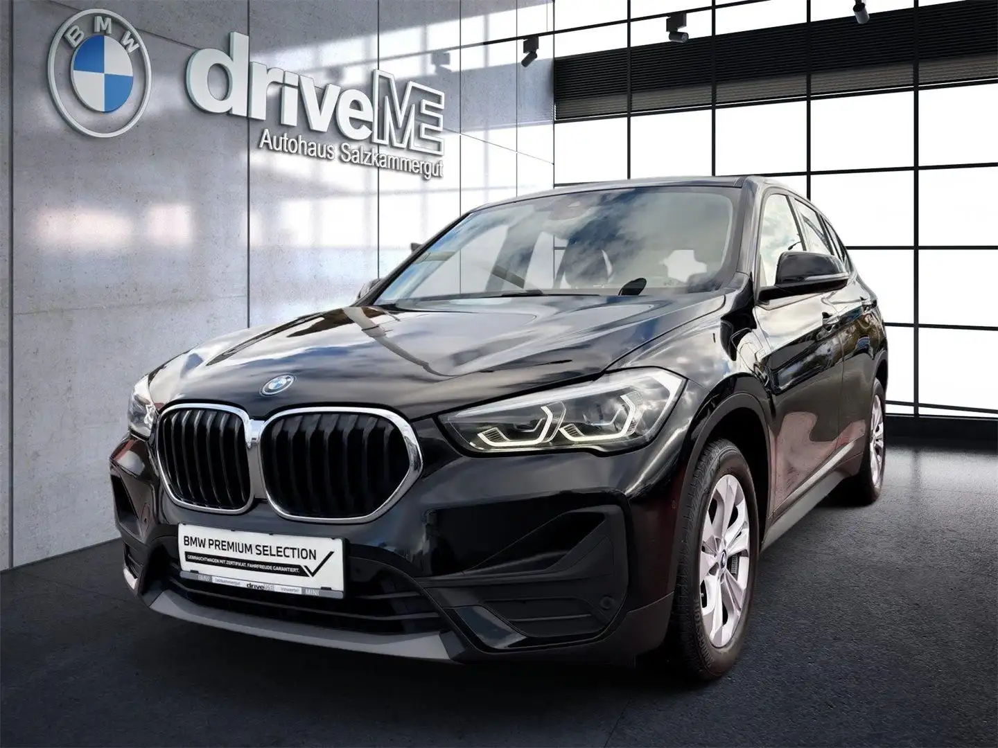 BMW X1 xDrive25e Schwarz - 1