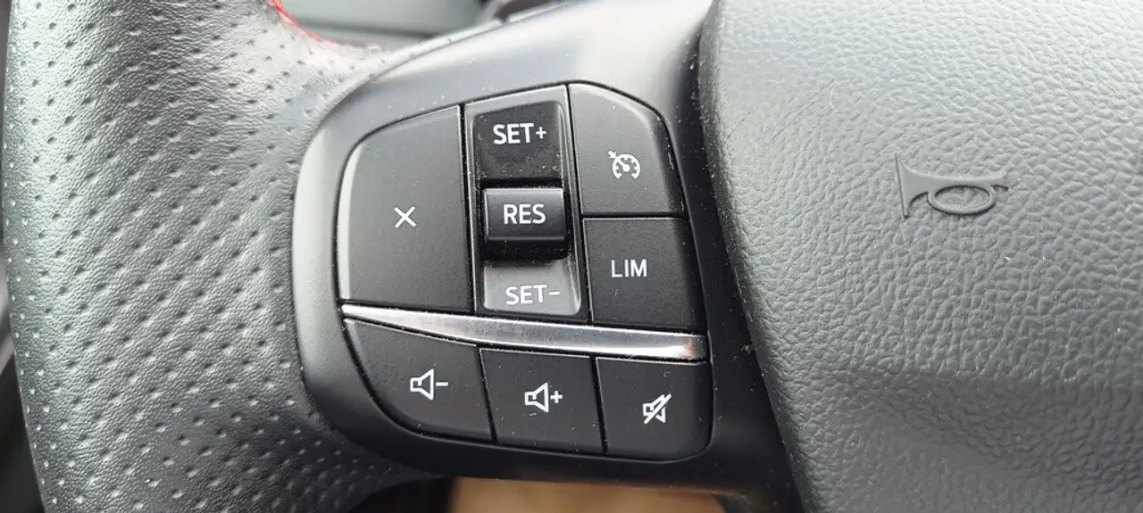 Ford Kuga 1,5 EcoBlue ST-Line Aut., миниатюра 18