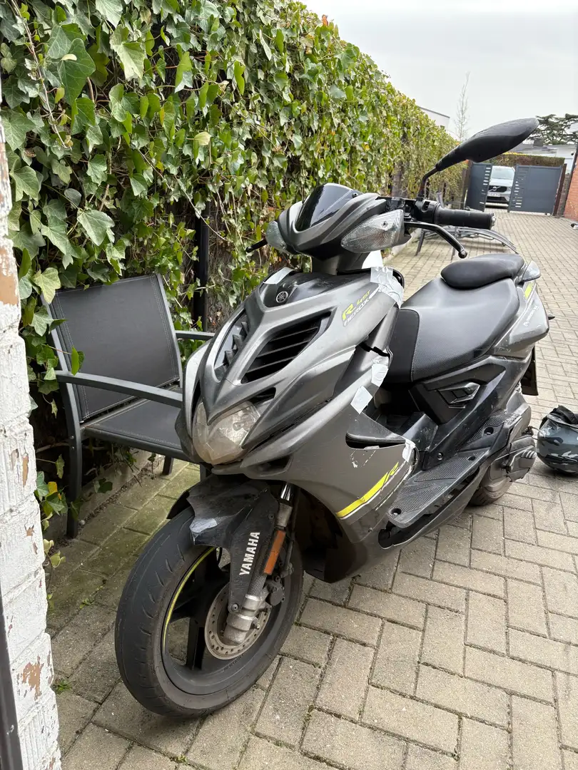 Yamaha Aerox b klasse 4takt Gris - 1
