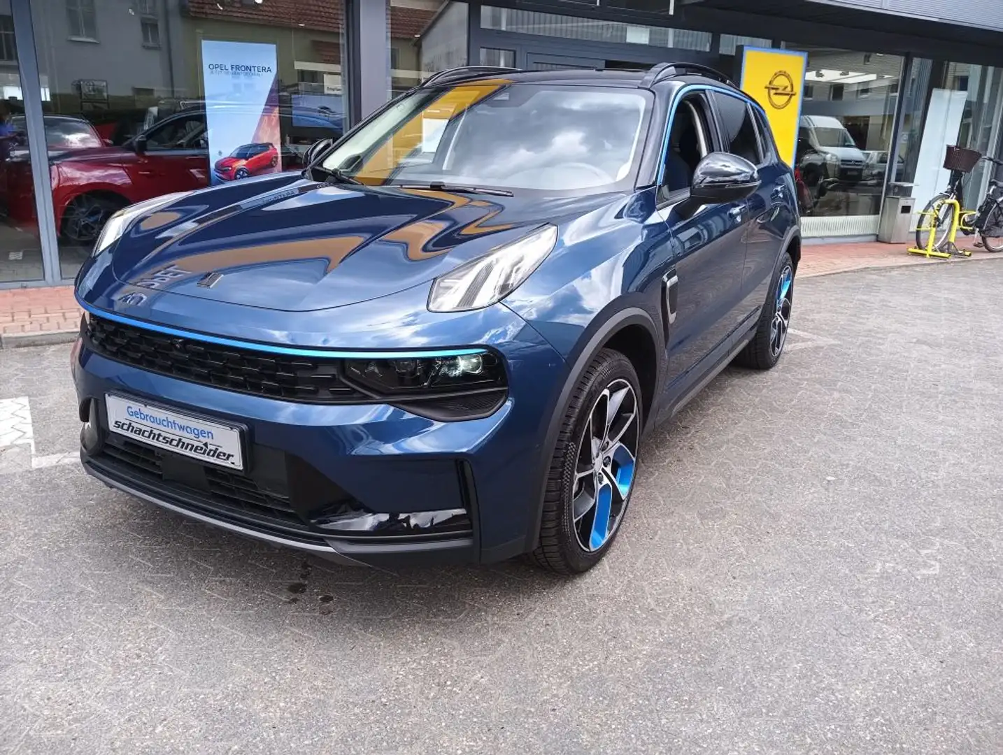 Lynk & Co 01 01 PHEV+AHZV+ACC+Panorama Blau - 2