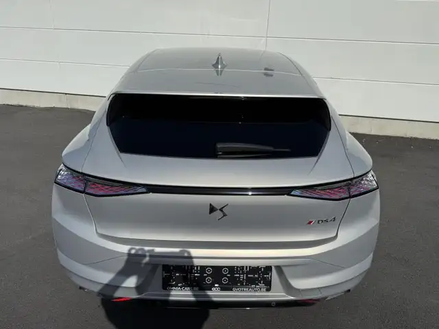 DS Automobiles DS 4 view 6