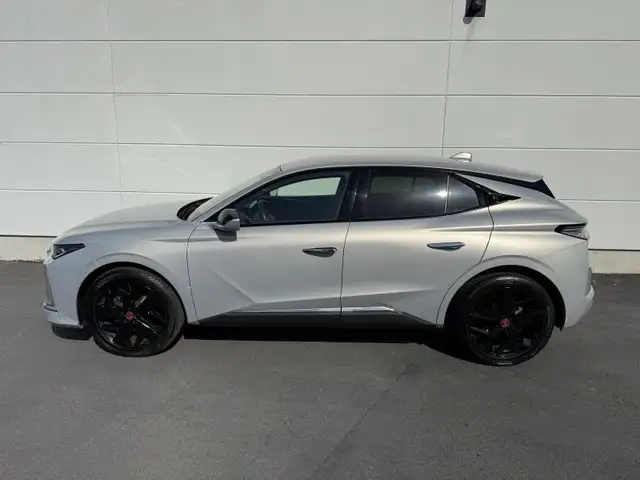 DS Automobiles DS 4 view 8