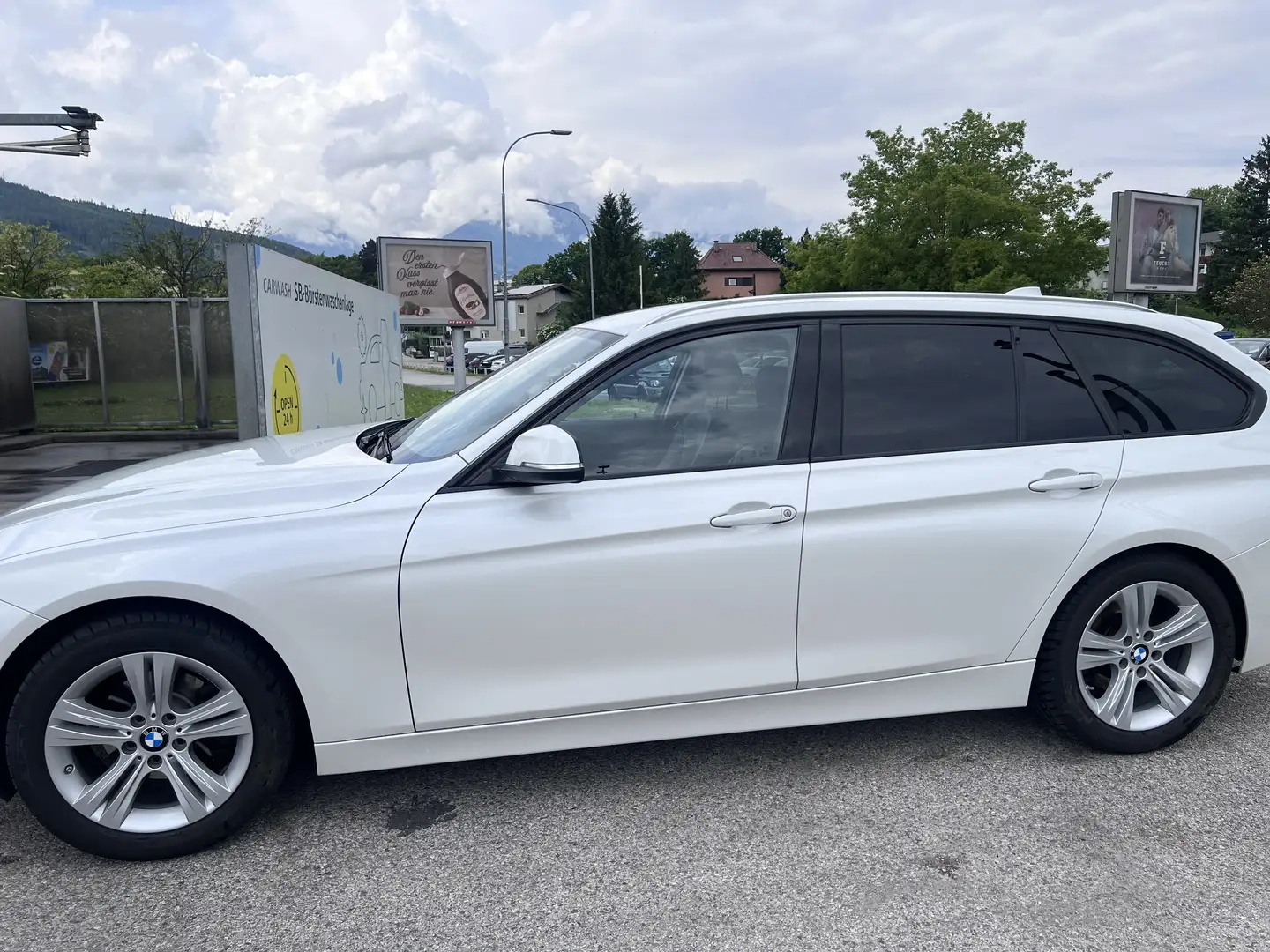 BMW 318 318d Touring Sport Line - 1