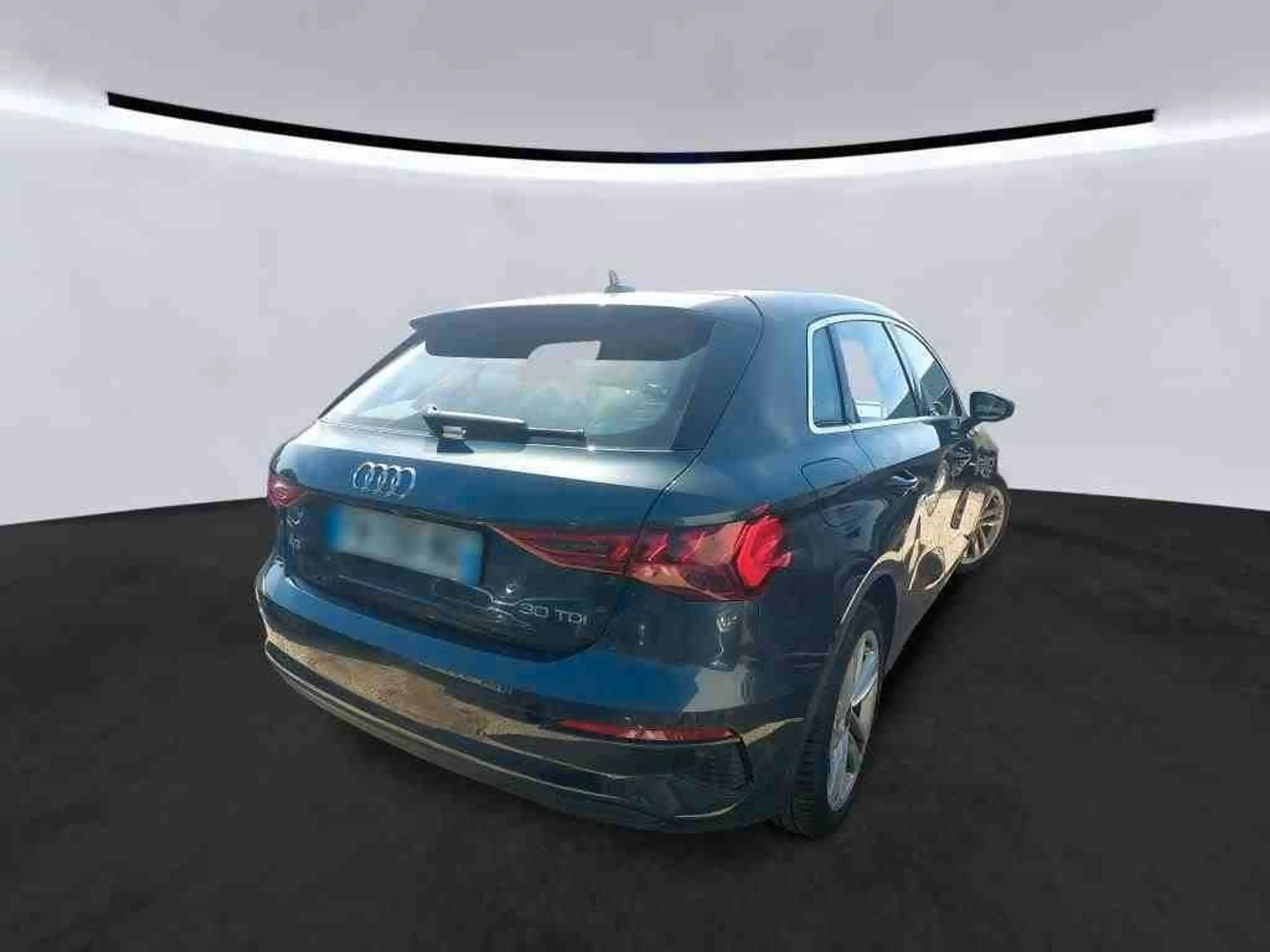 Audi A3 Sportback 2.0TDI Navi Kamera Alu17 PDC LED — photo 3
