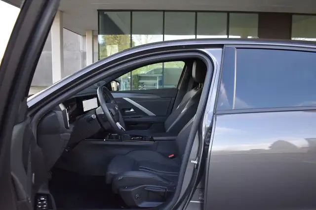 Opel Astra view 14