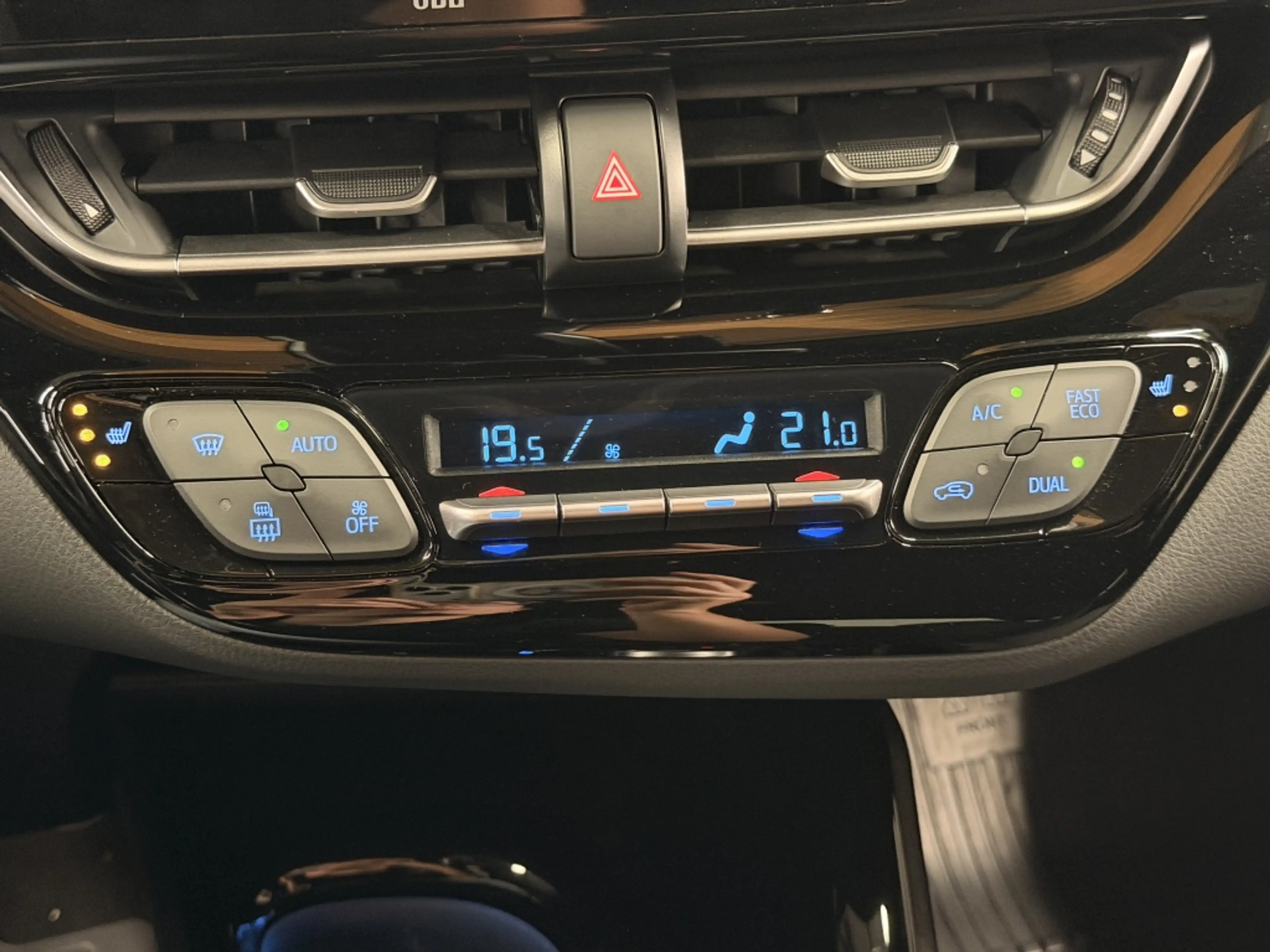Toyota C-HR 1.8 Hyb. First Edit. — photo 29