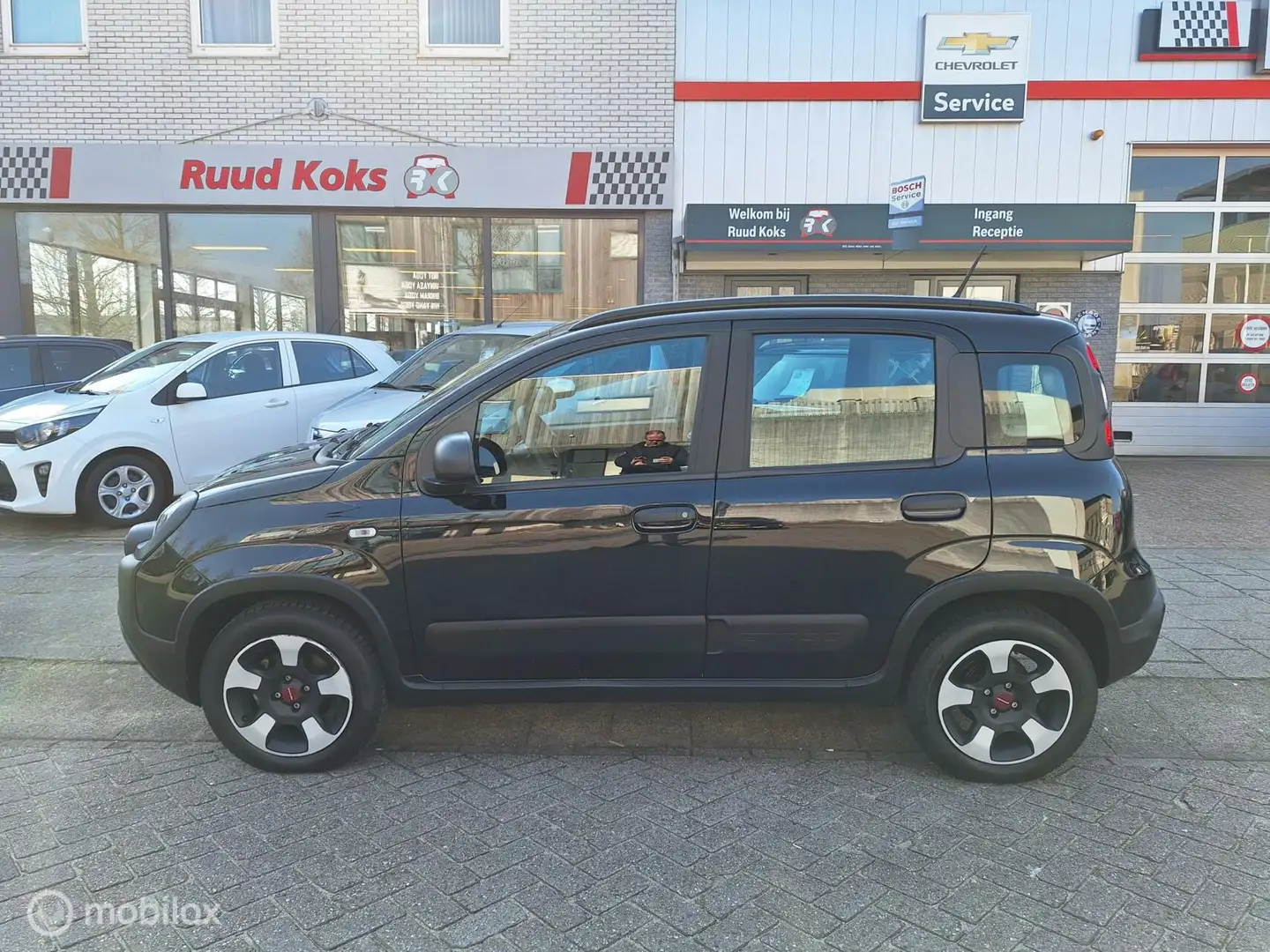 Fiat Panda 1.0 HYBRID CITY CROSS / Climate Control / Zwart - 2