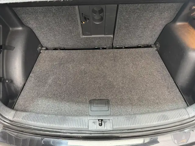 Volkswagen Golf Plus view 9