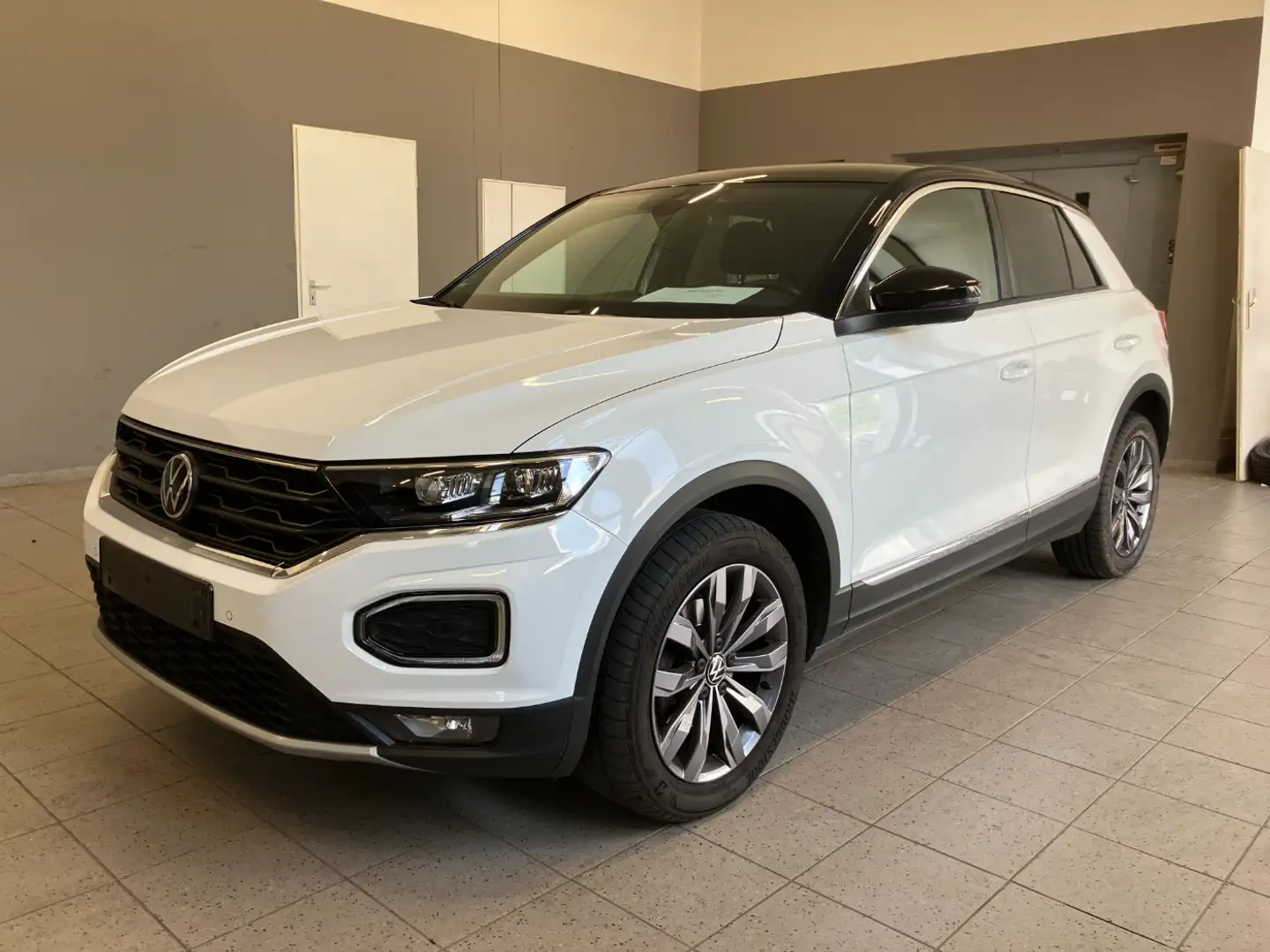 Volkswagen T-Roc 1,5 TSI Sport DSG LED*RFK*ACC*Navi*Dig.CP Schwarz - 2