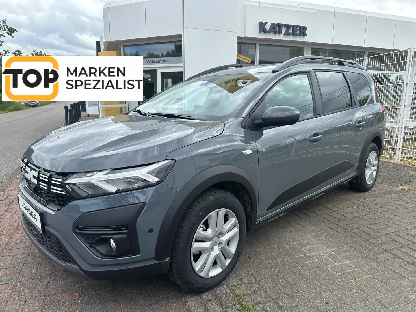 Dacia Jogger TCe 110 7Sitzer Grau - 1