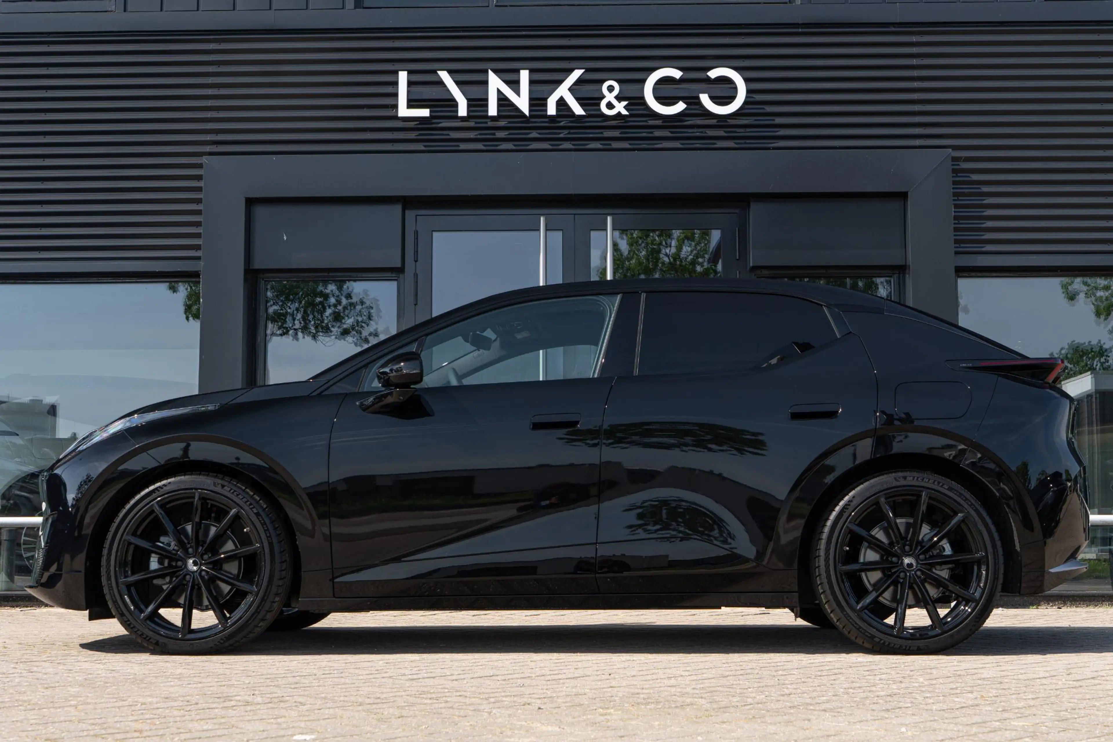 Lynk & Co 02 More 66 kWh | HEICO 21" Wielen | HEICO Verlagingsv — photo 6
