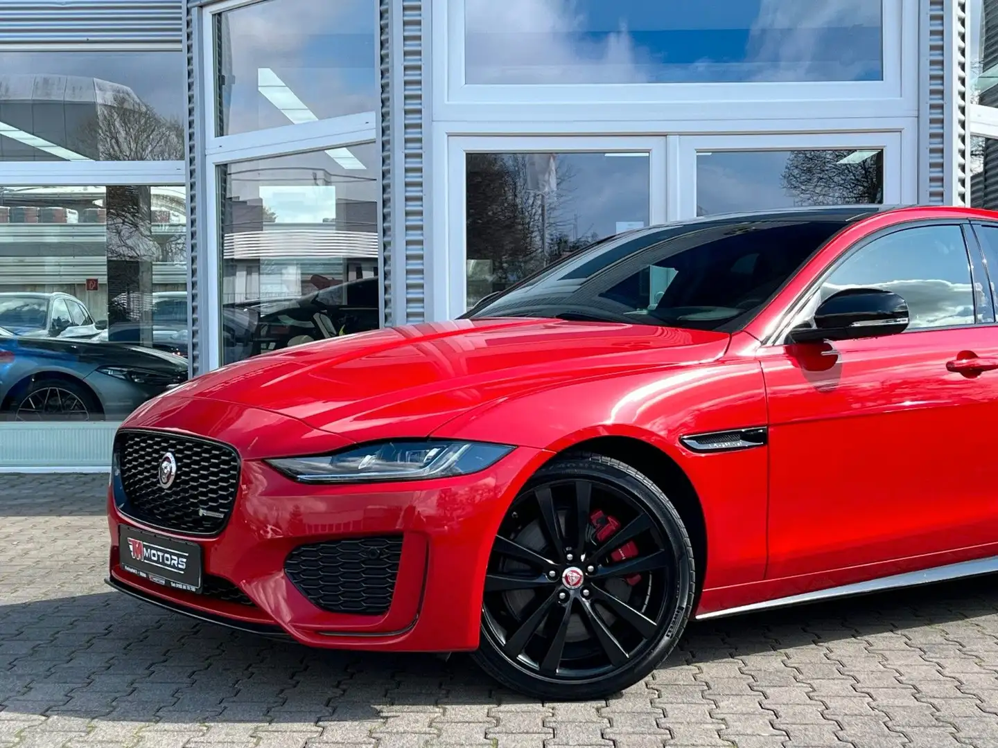 Jaguar XE P300 R-DYNAMIC S AWD Kamera Meridian F1 - 2