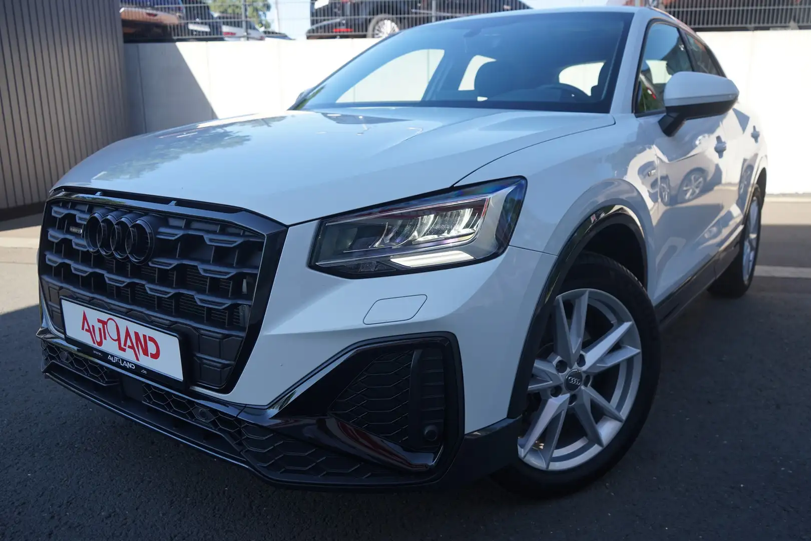 Audi Q2 35 2.0 TDI quattro S line LED Navi ACC Kamera Weiß - 2