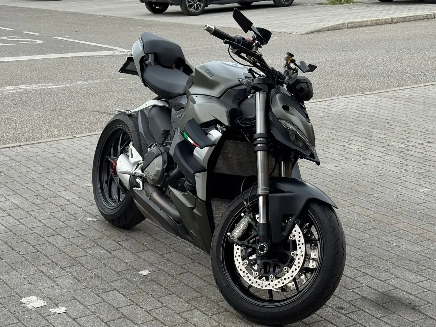 Ducati Streetfighter V2 Verde - 2