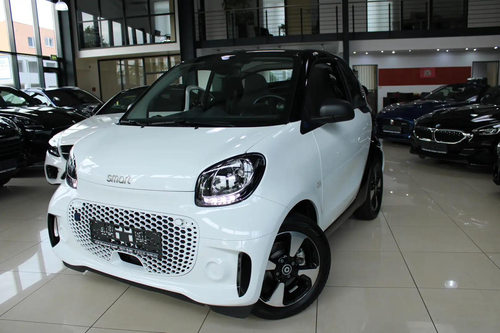 smart forTwo CABRIO EQ ELECTRICDRIVE NUR 7.571KM PLUS-PAKET TOP Weiß - 1