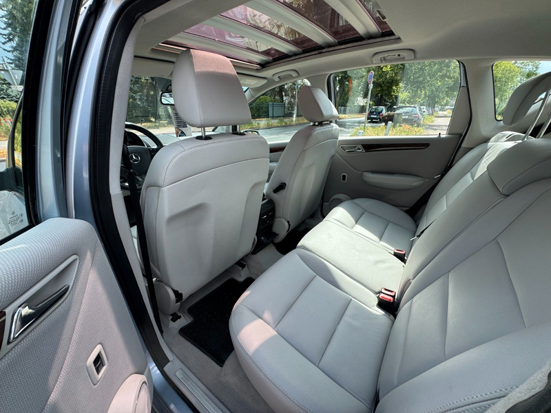 Mercedes-Benz A 200 ELEGANCE*LEDER*PANORAMA*SHZ*VOLL! — photo 12