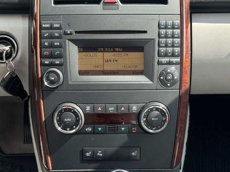 Mercedes-Benz A 200 ELEGANCE*LEDER*PANORAMA*SHZ*VOLL! — photo 14