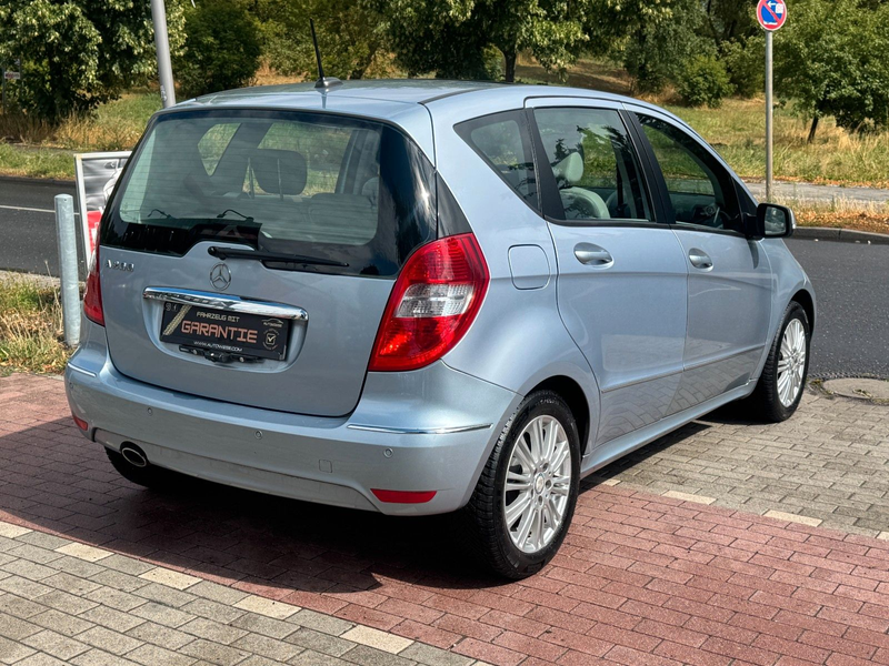 Mercedes-Benz A 200 ELEGANCE*LEDER*PANORAMA*SHZ*VOLL! — photo 4