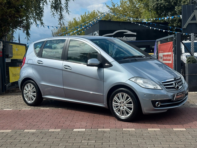 Mercedes-Benz A 200 ELEGANCE*LEDER*PANORAMA*SHZ*VOLL!