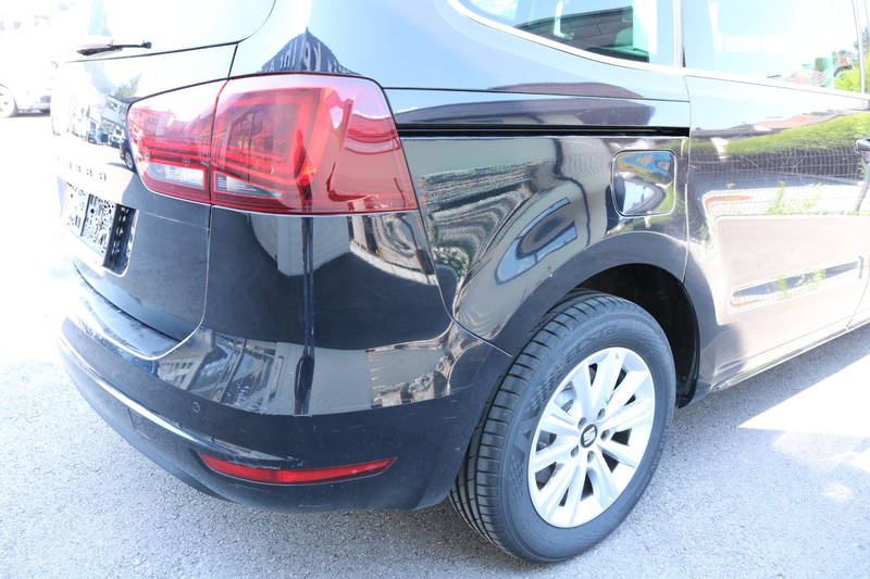 SEAT Alhambra Executive 2,0 TDI 127g — photo 10
