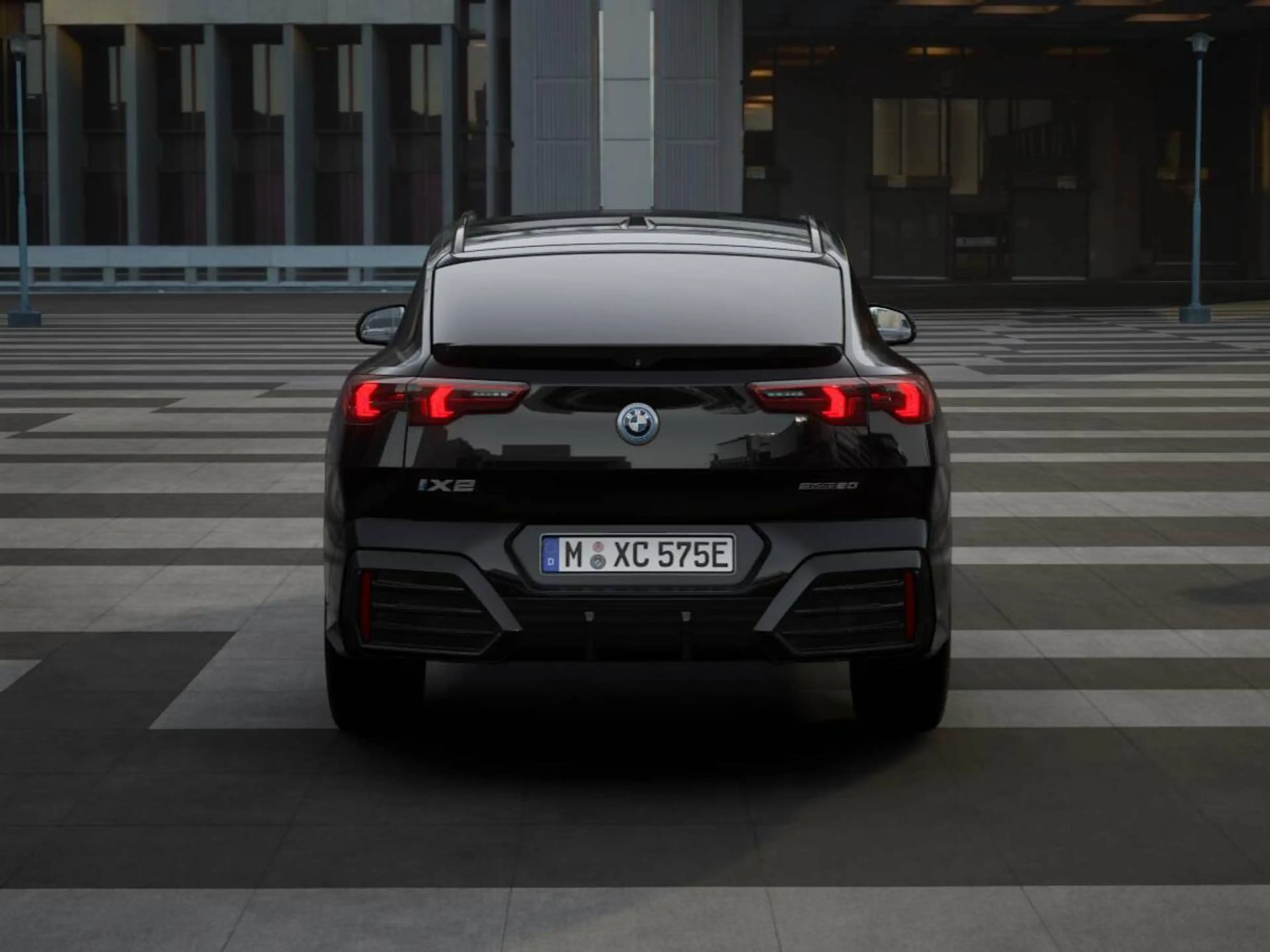 BMW iX2 eDrive20 M Edition — photo 5