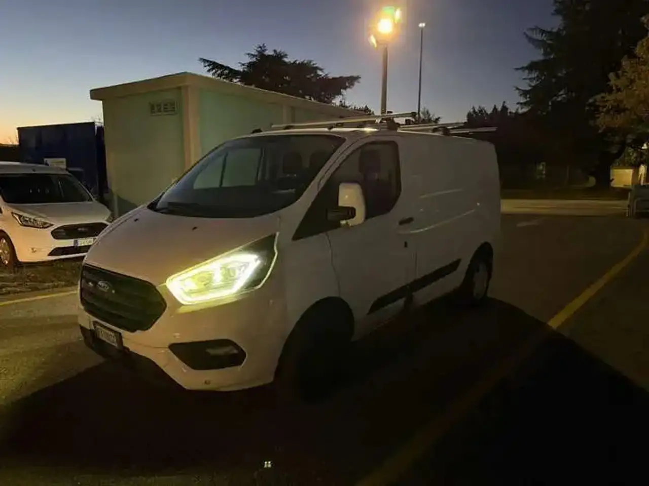 2019 Ford Transit Custom 280 AUTOMATICO L1H1 2.0 ECOBLUE 130 CV FZ192SG, photograph 2