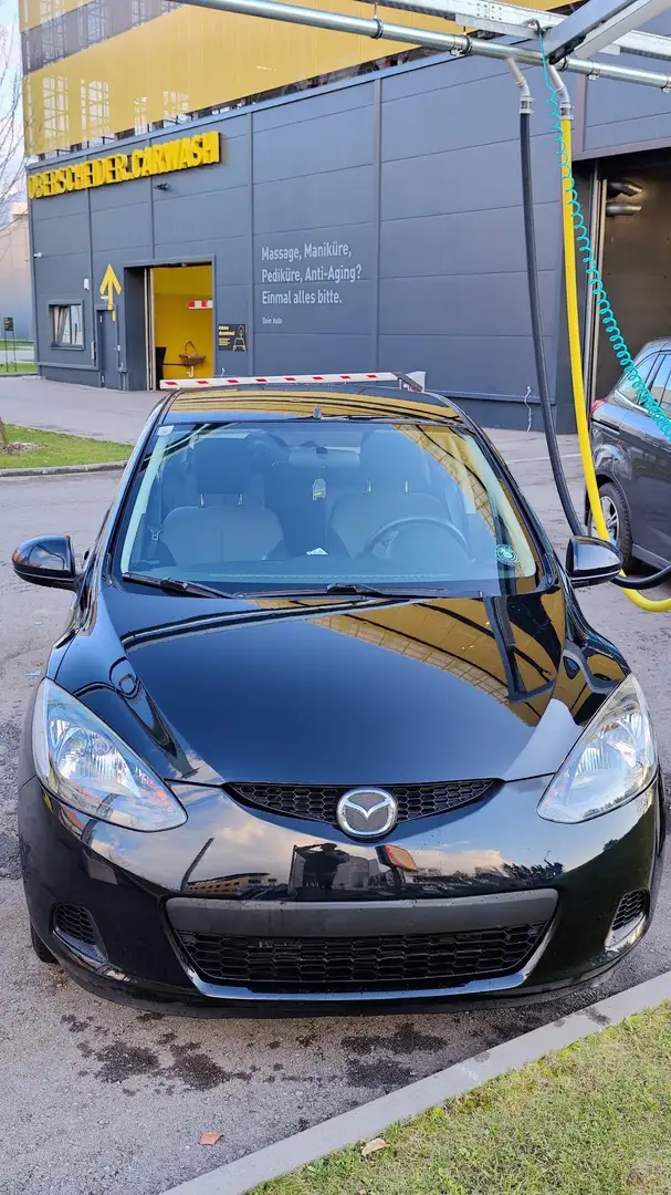 Mazda 2 Schwarz - 1