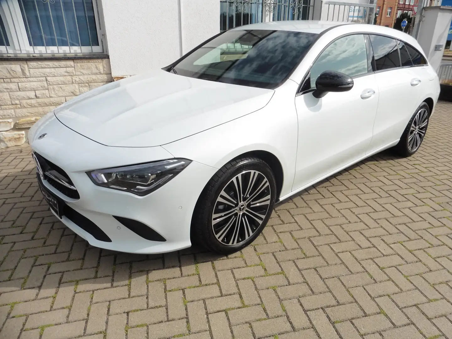 Mercedes-Benz CLA 200 Shooting Brake*LED*NAVI*Leder*Totwinkel... Bianco - 1