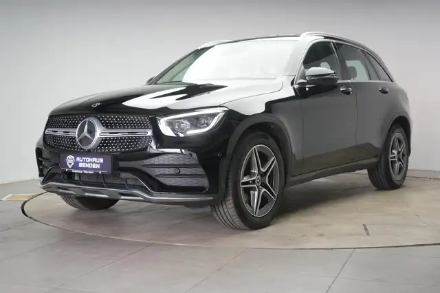 Mercedes-Benz GLC view 3