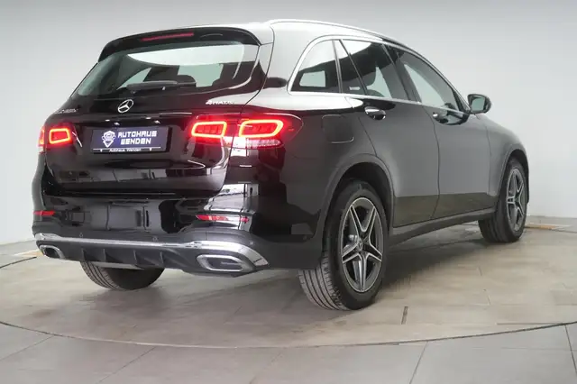 Mercedes-Benz GLC view 4