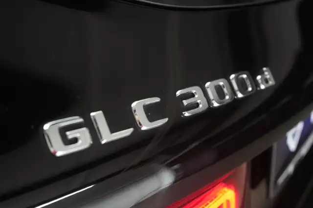Mercedes-Benz GLC view 11