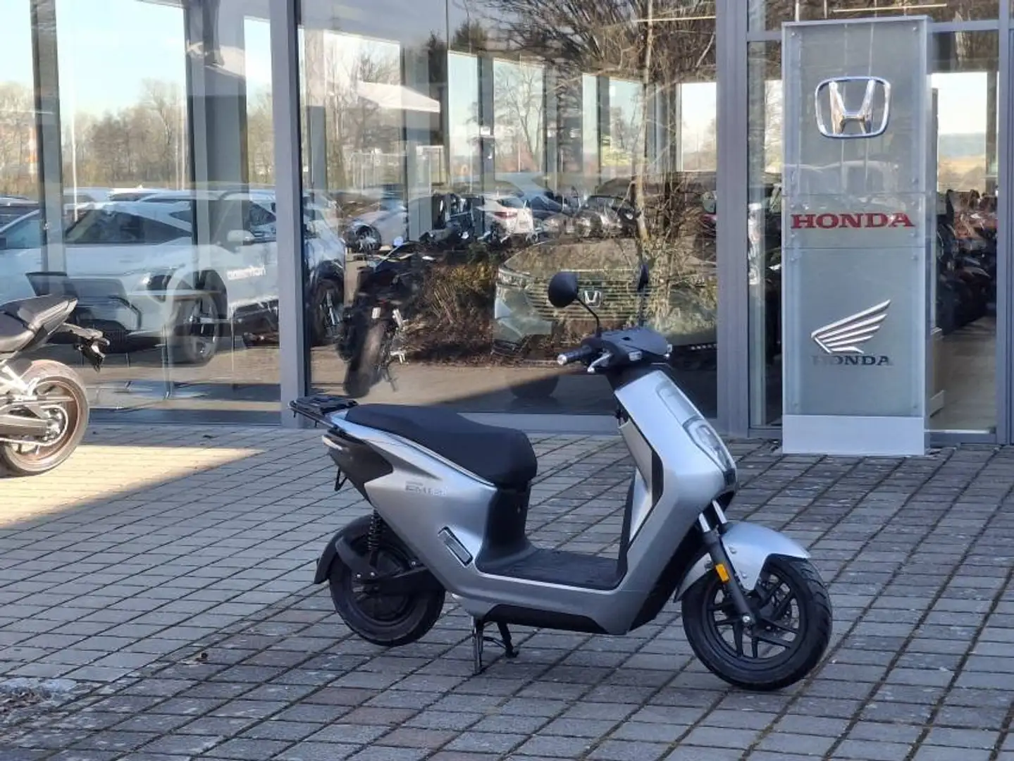 Honda EM1 e Argent - 1