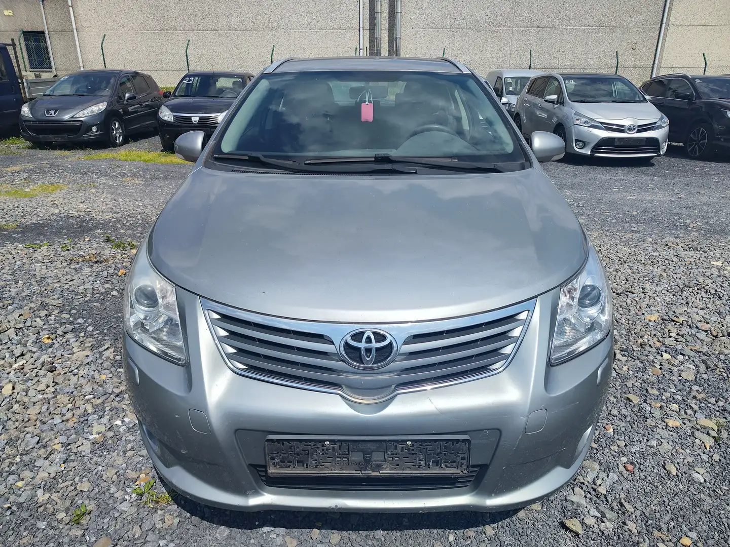 Toyota Avensis 2.0 D-4D Grijs - 2