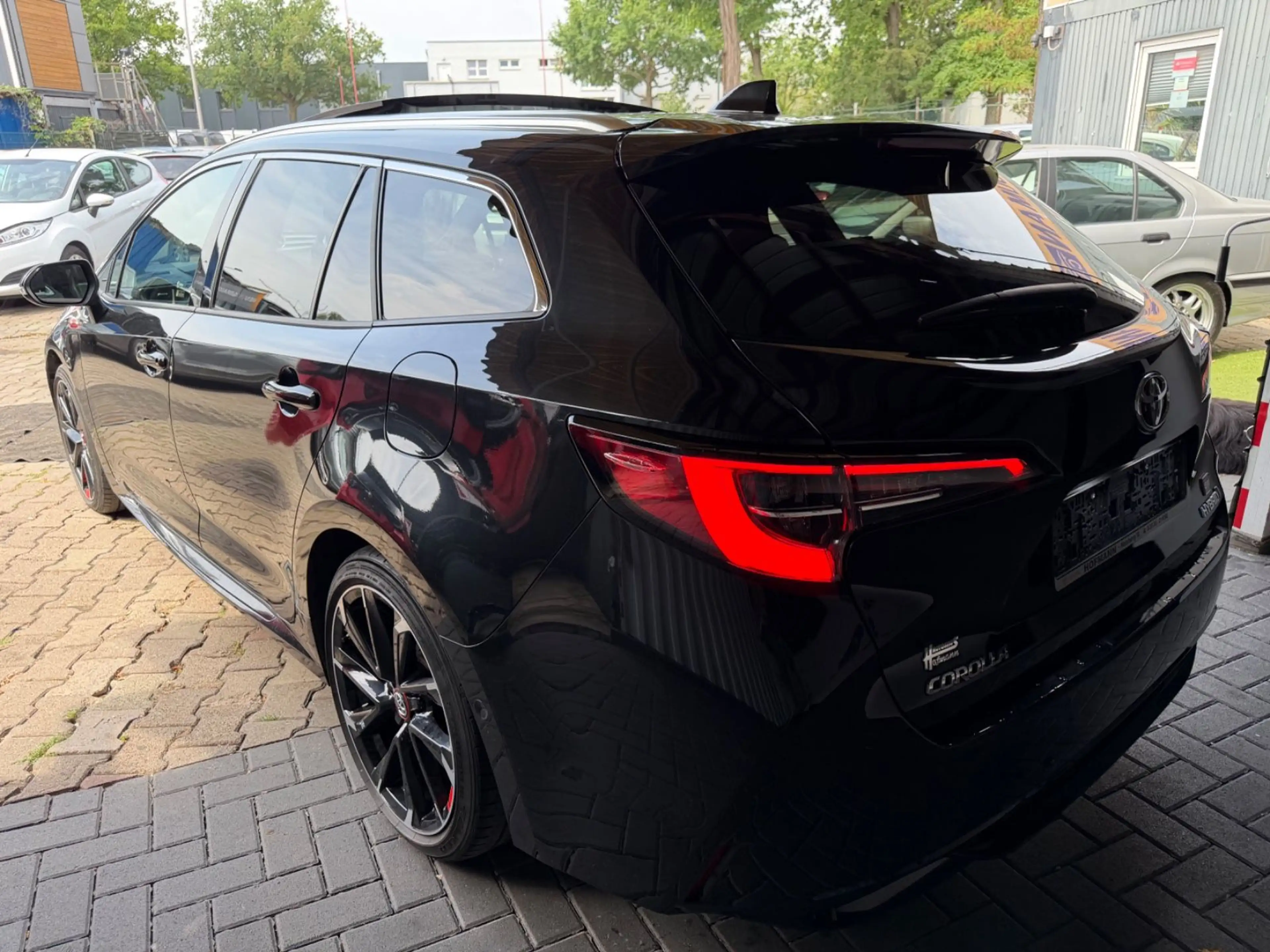 Toyota Corolla Touring Sports Hybrid GR Sport Black Edi — photo 13