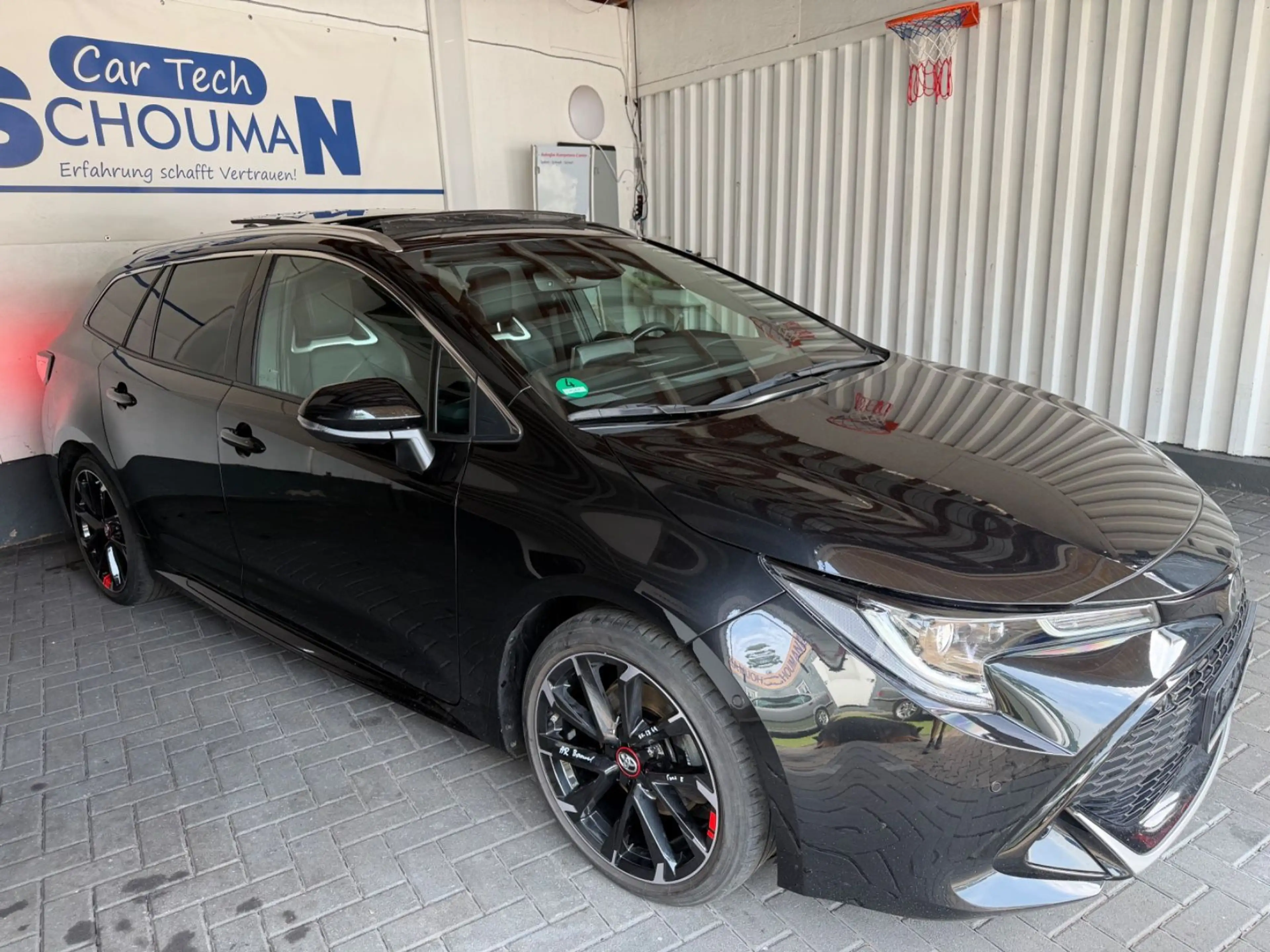 Toyota Corolla Touring Sports Hybrid GR Sport Black Edi — photo 2