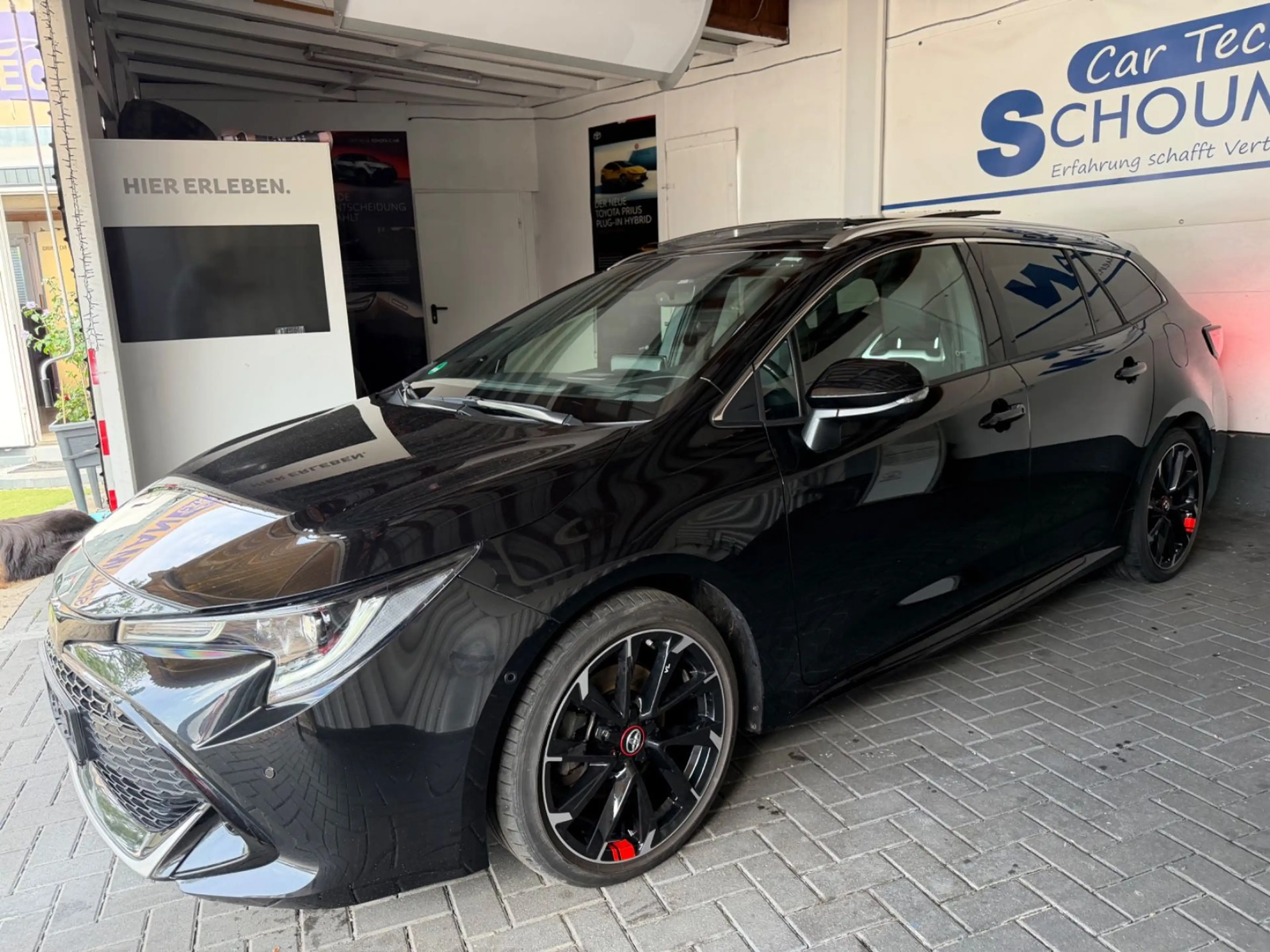Toyota Corolla Touring Sports Hybrid GR Sport Black Edi — photo 3