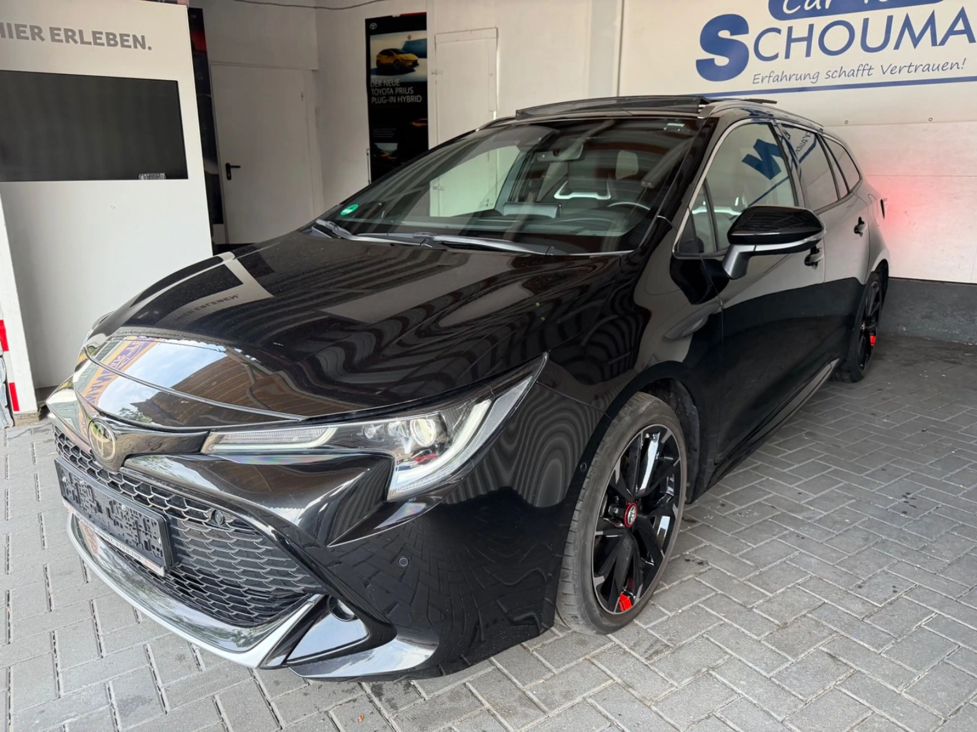 Toyota Corolla Touring Sports Hybrid GR Sport Black Edi — photo 4