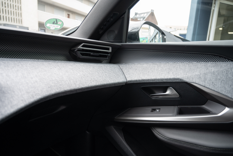 Peugeot 5008 GT HYBRID 145 e-DSC6 *NAVI*PDC*WINTER-PAKET* — photo 10