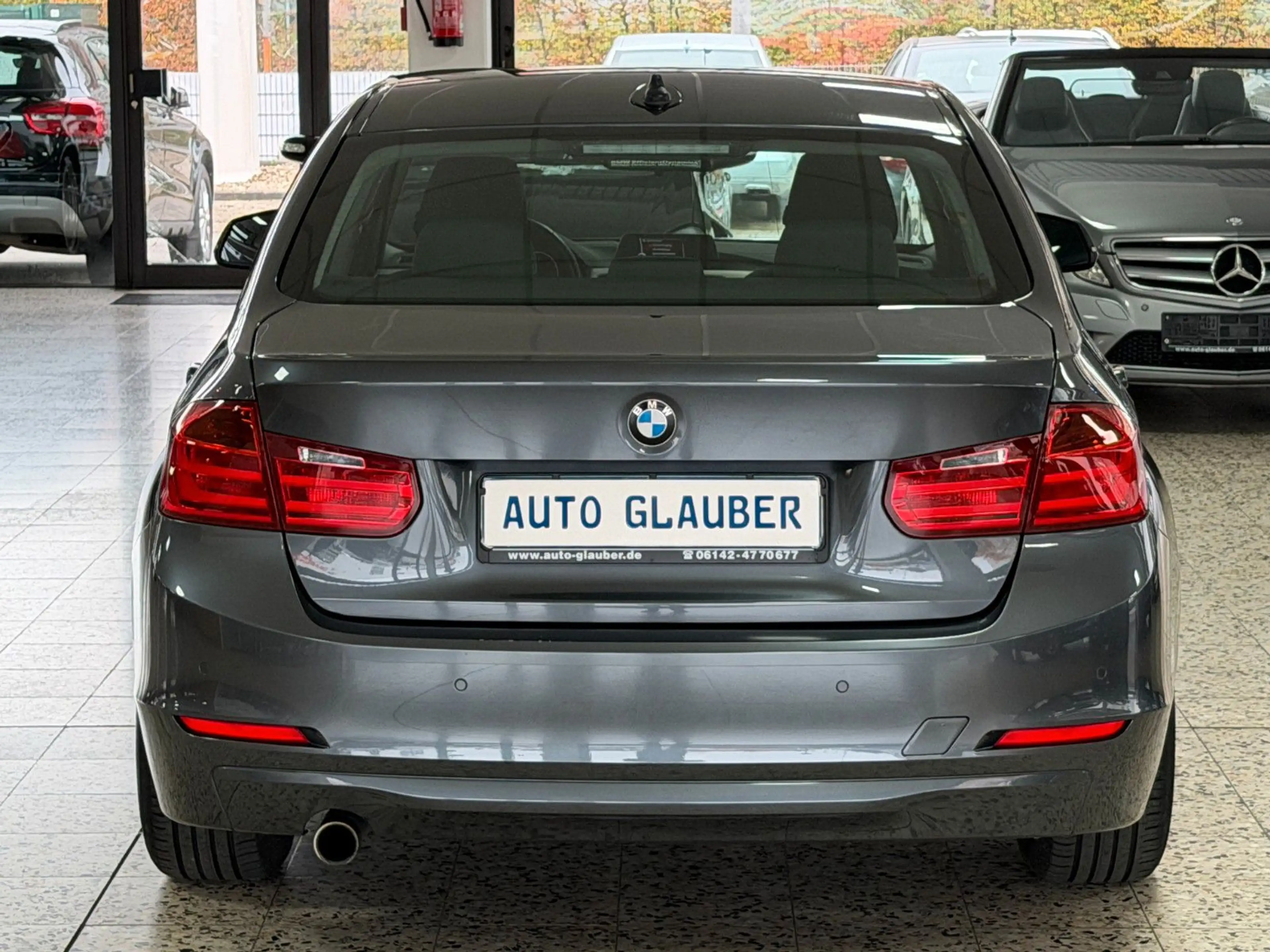 BMW 318 d Limousine/Xenon/Sportsitze/PDC/SHZ/1.Hand — photo 8