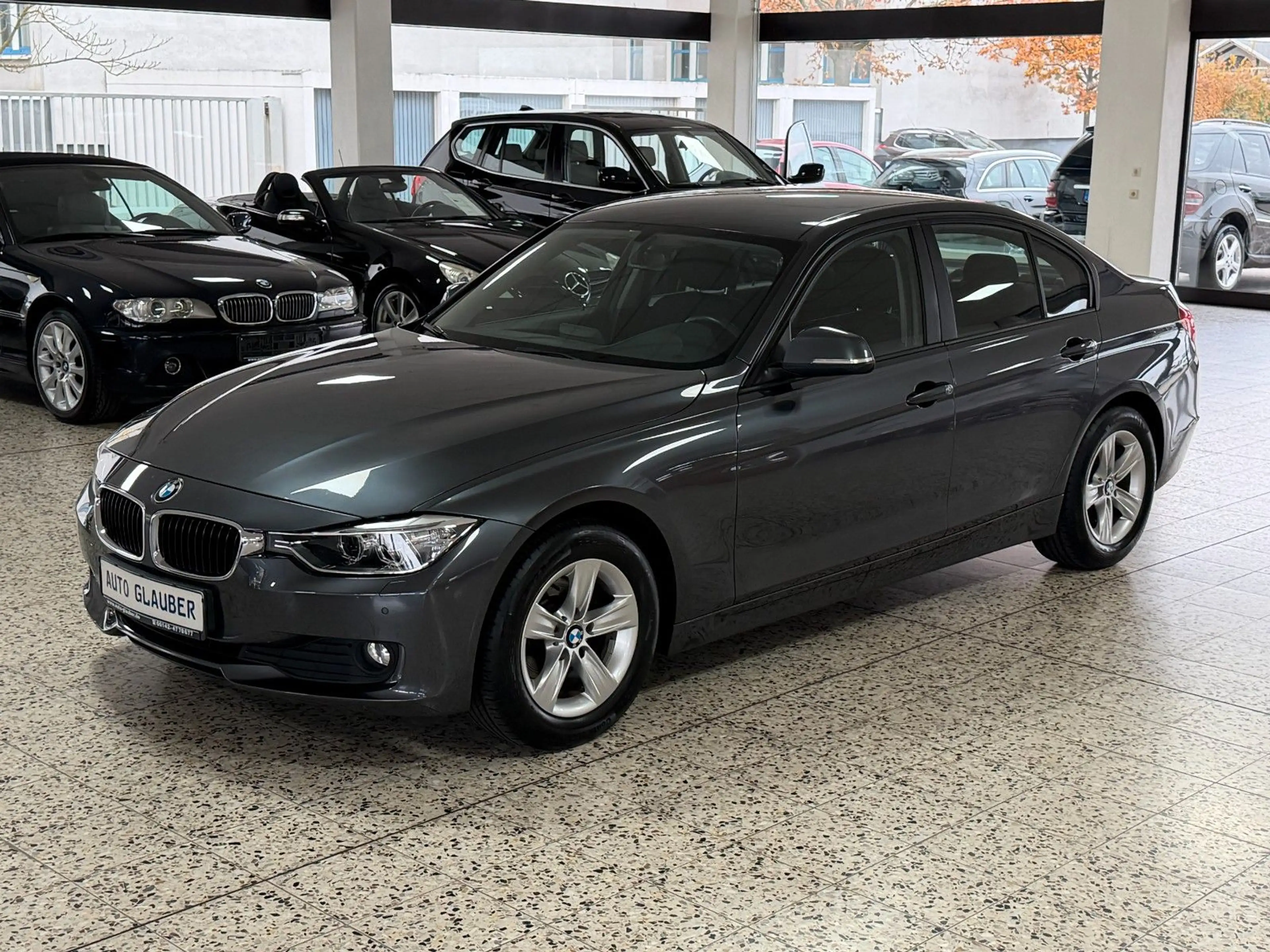 BMW 318 d Limousine/Xenon/Sportsitze/PDC/SHZ/1.Hand — photo 3