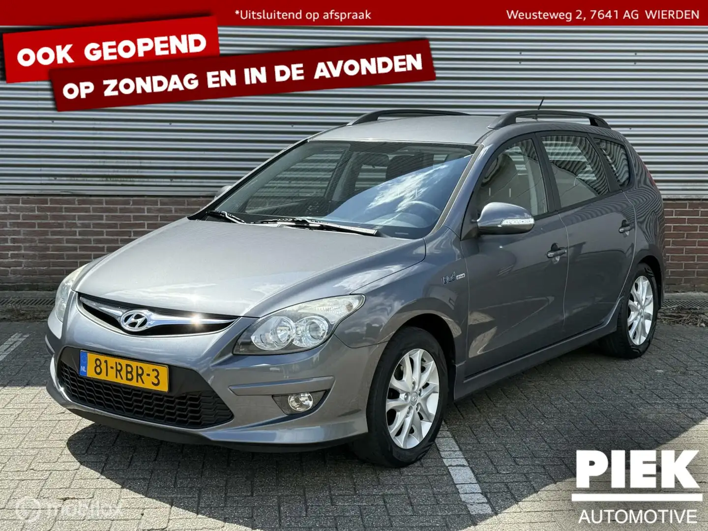 Hyundai i30 CW 1.6i i-Motion AIRCO Gris - 1